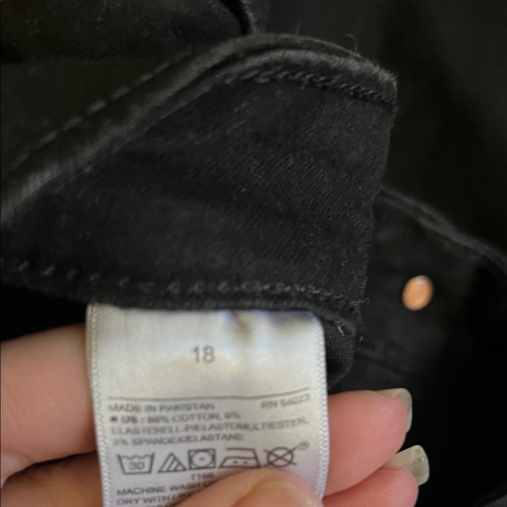 Old Navy Rockstar Black Jeans - Picture 8 of 8